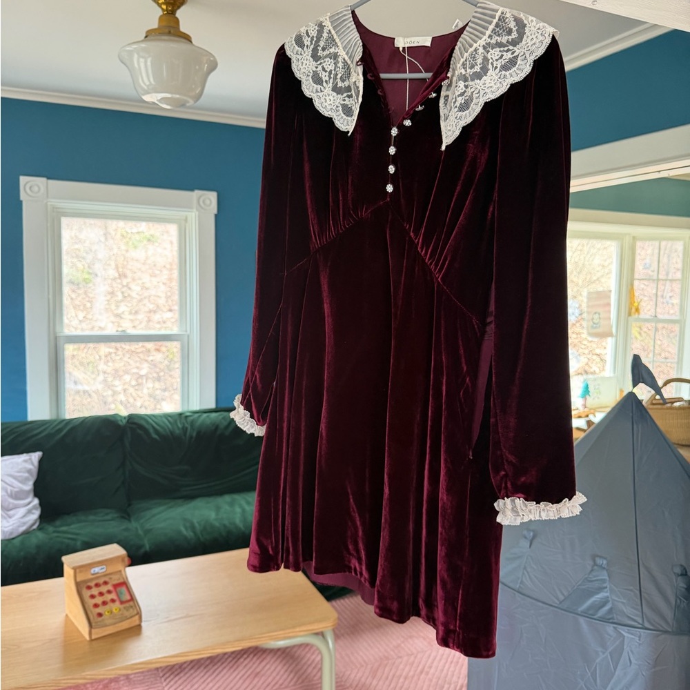 Doen NWT Velvet Long-Sleeve Dress with Lace Collar Burgundy